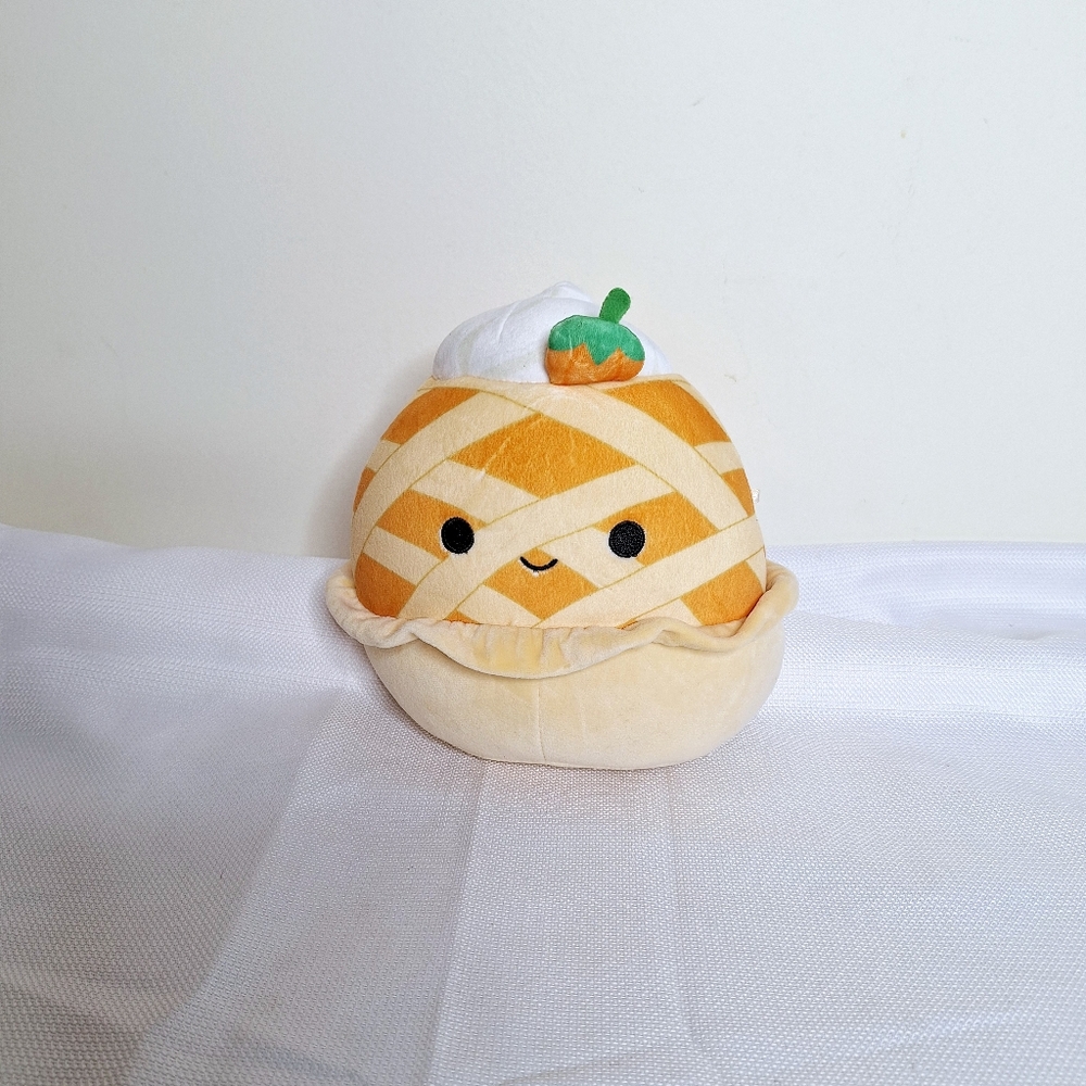 Original Squishmallows brand "Pippie The Pumpkin Pie" 7 inch #sqcr00183.